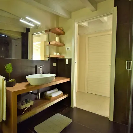 Villa Mimosa Bellagio Wild Flowers *